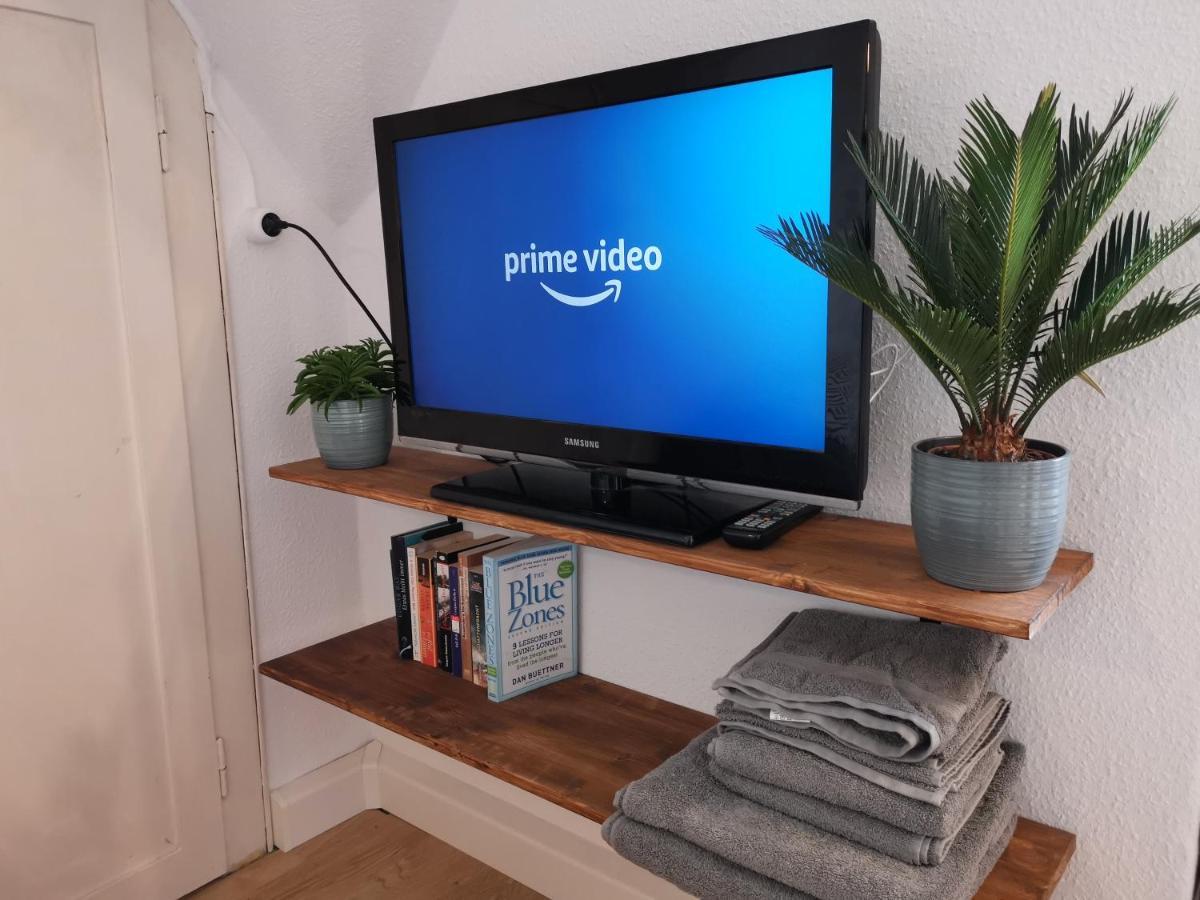 Kleines Studio Am Uni-Campus - Perfekt Fuer Junge Unternehmungslustige Dresda Esterno foto